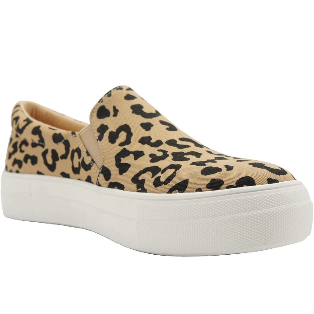 Soda Memory Foam Cheetah Leopard Slip On Flat Round Toe Sneakers Women's Size 7